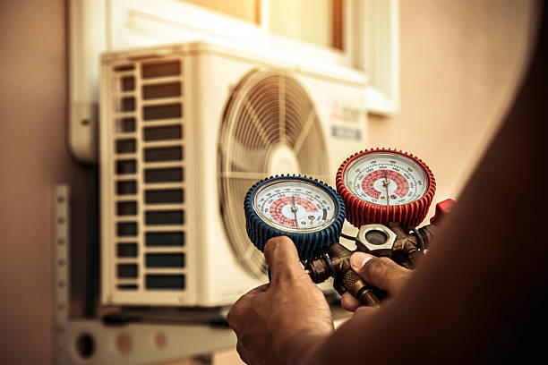 Professional Hvac technician working in New Hope, MN